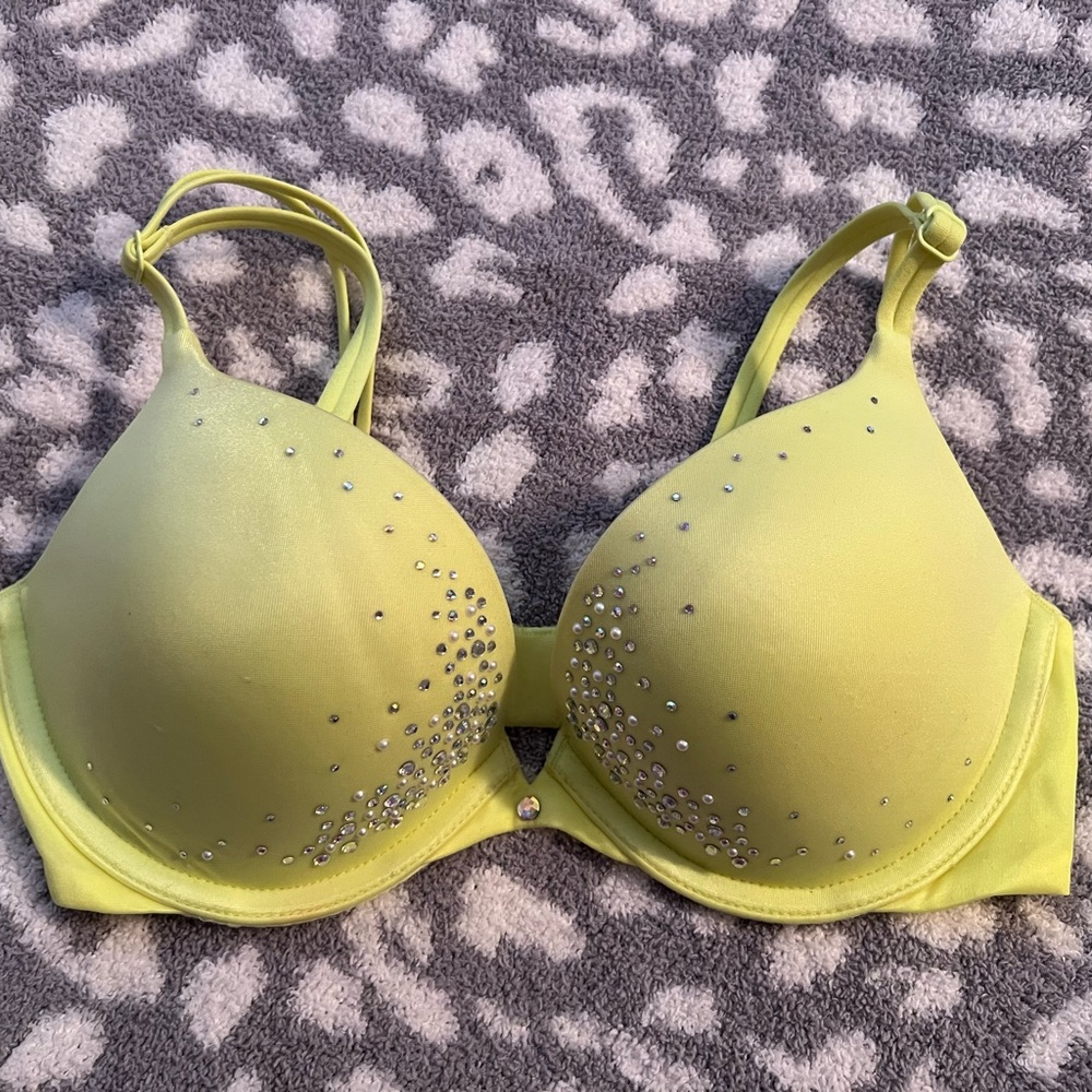 Vintage Victoria’s Secret Very Sexy Push Up Bra